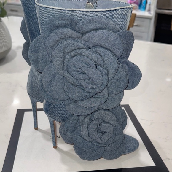 Azalea Wang Blue Floral Women's Shoes - Picture 3 of 10